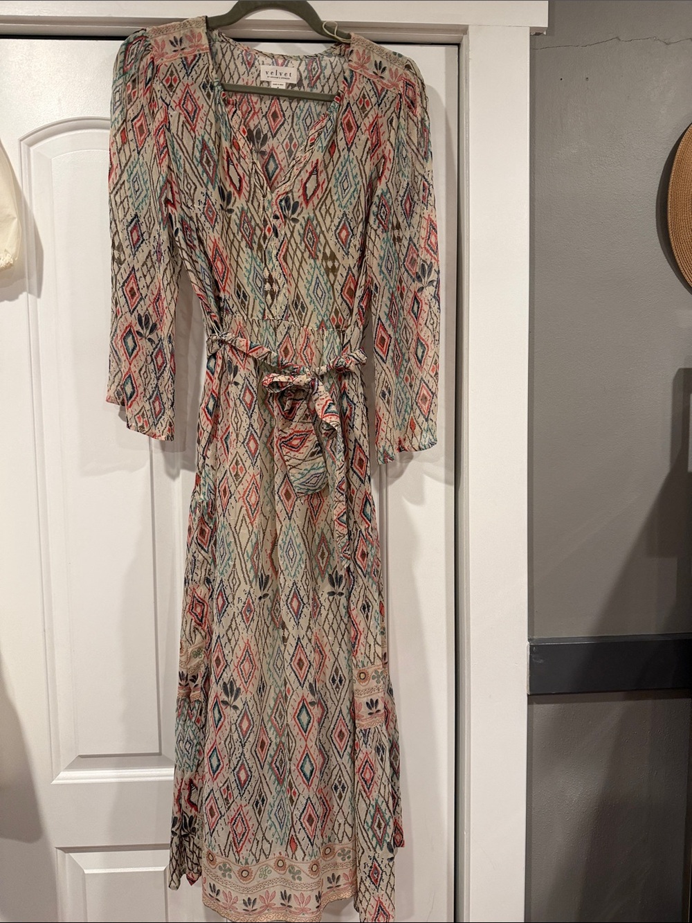 Velvet by Graham & Spencer Cream Boho Midi Dress with Coral & Teal Diamond sm - Picture 1 of 7